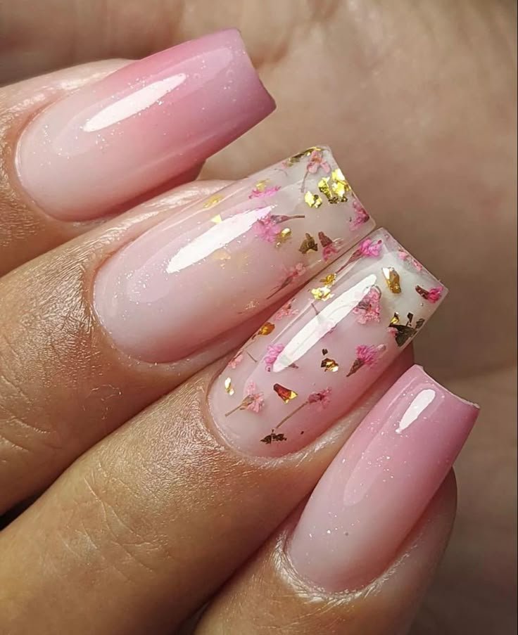 Diseño de uñas con encapsulados creativos