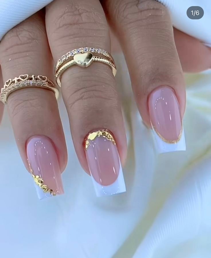 Diseño de uñas francés moderno y elegante